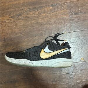 Lebron 20 “Black Metallic Gold” Heavily Worn
